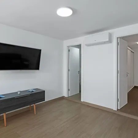 Enexo House 3 *